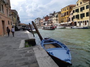 Calle Rielo great canal view